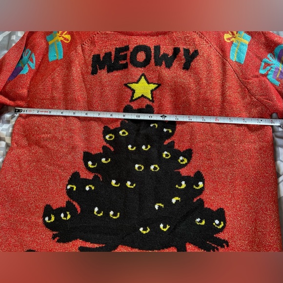 Christmas Sweater - Black Cats and Presents - Picture 7 of 8